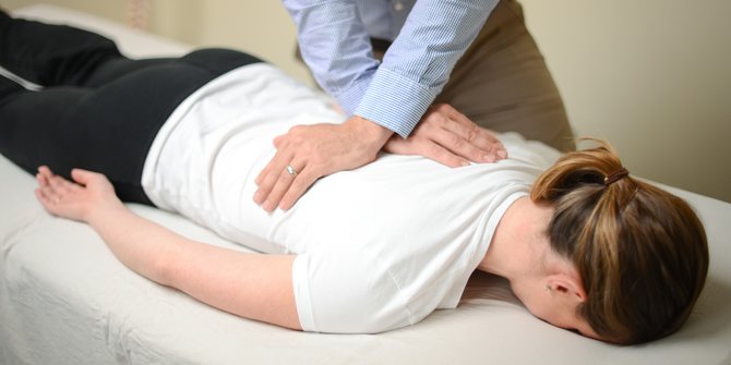 Amankah Terapi Chiropractic Tulang Punggung? 