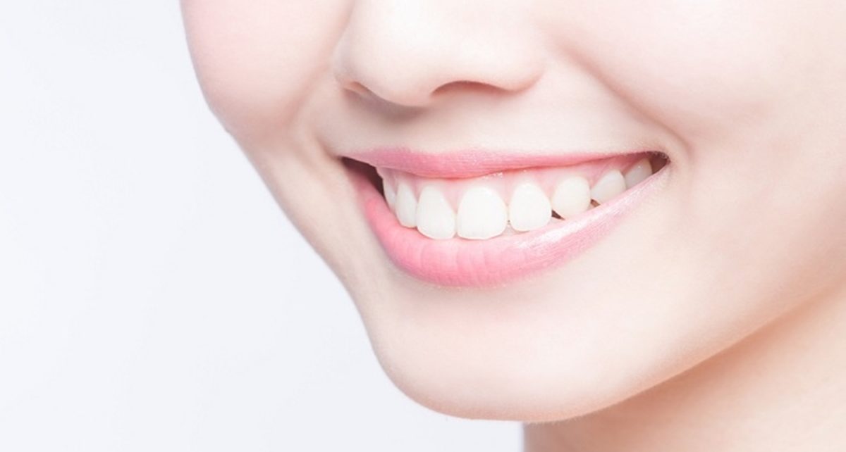 7 Cara Memutihkan Gigi