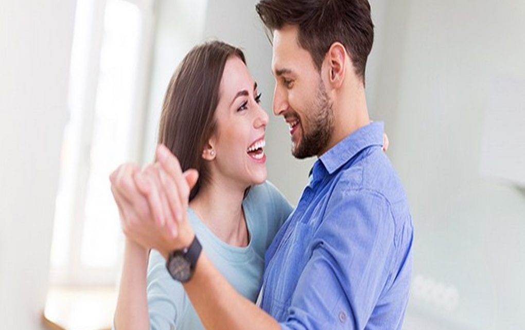10 Cara Menjadi Istri yang Baik Agar Suami Makin Sayang dan Lengket