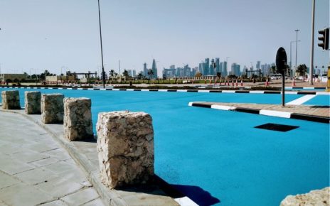 Jalan di Qatar Dicat Warna Biru Kenapa?