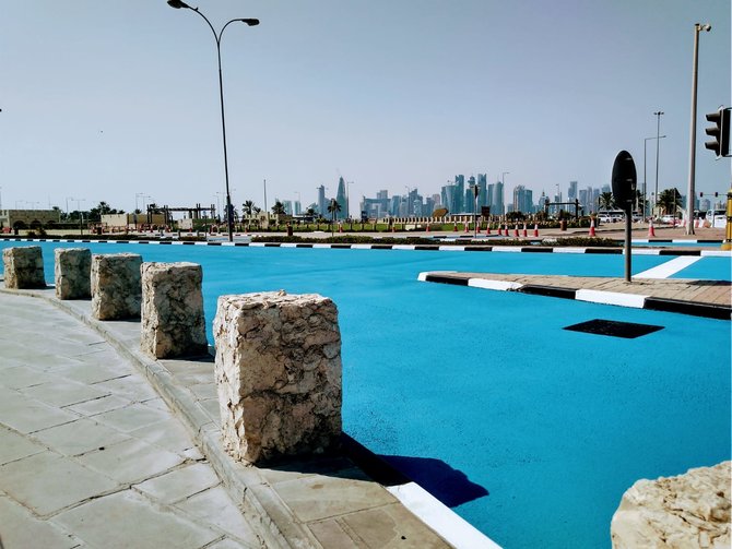 Jalan di Qatar Dicat Warna Biru Kenapa?