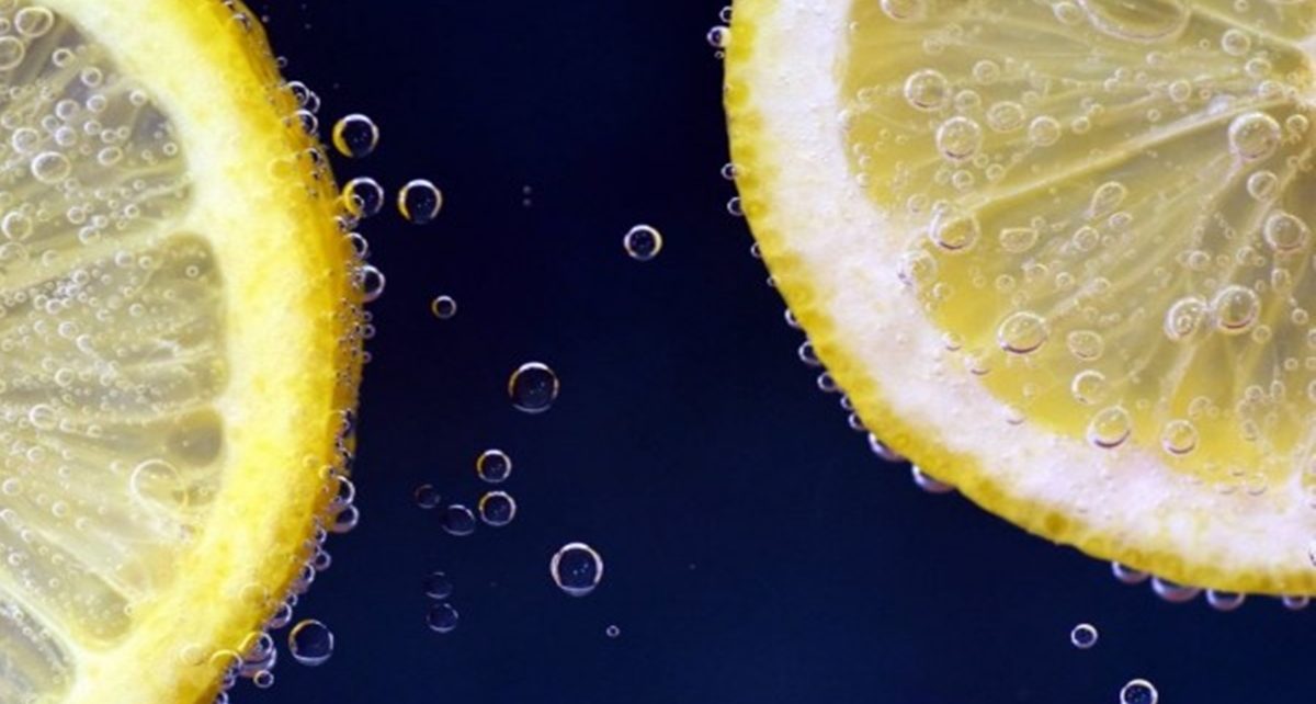 5 Khasiat Minum Air Lemon